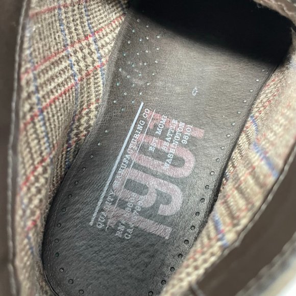 1901 Tan and Gray Chukka Boots Suede Ankle Design - Picture 9 of 12